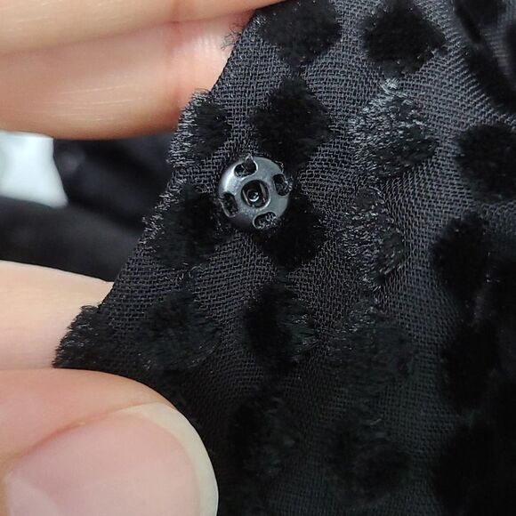 L'AGENCE Black Wrap Sheer Blouse Size Medium 3/4 Sleeve - Picture 6 of 6